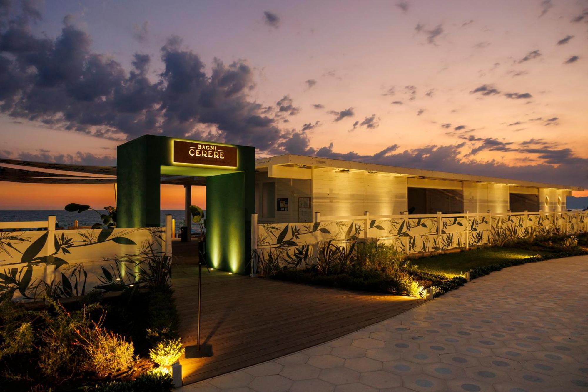 Hotel Cerere بييسْتوم المظهر الخارجي الصورة