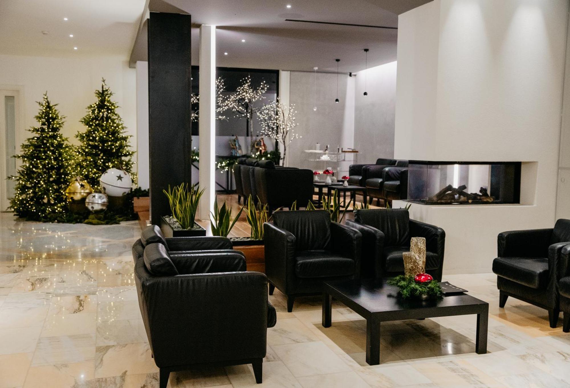 Hotel Cerere بييسْتوم المظهر الخارجي الصورة