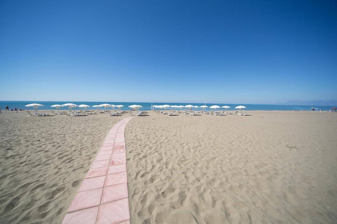 Hotel Cerere بييسْتوم المظهر الخارجي الصورة